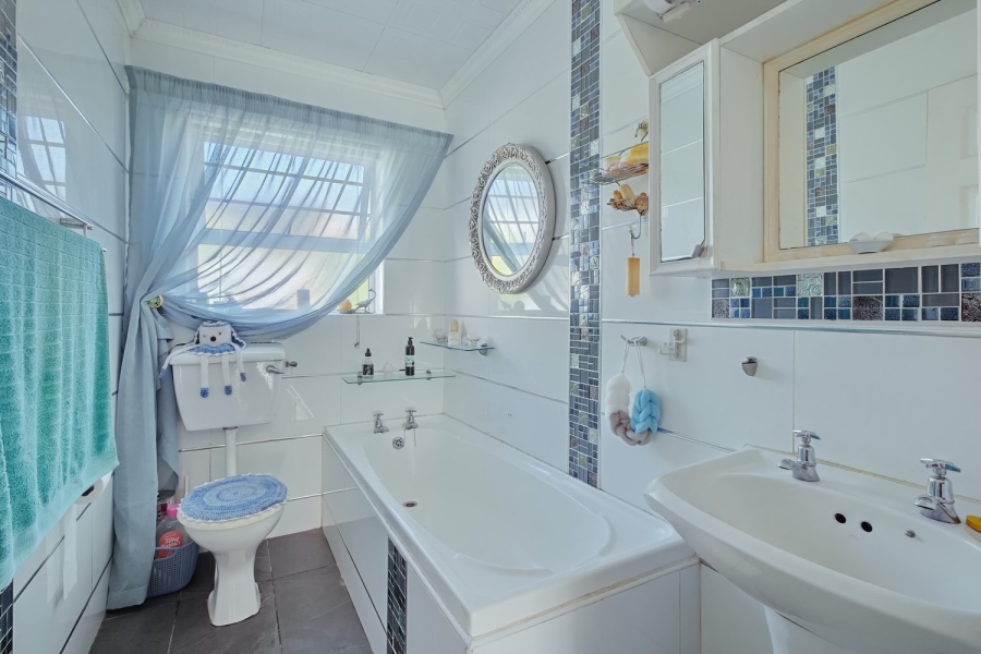 4 Bedroom Property for Sale in Palm Ridge Eastern Cape